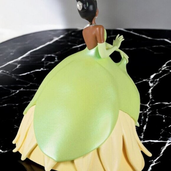 Hallmark Ornament 2024 Princess Tiana Disney Princess And The Frog 15th Anniv. - Picture 5 of 10